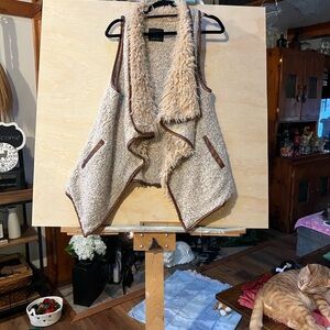 Love Tree Cream and Brown Sherpa Vest